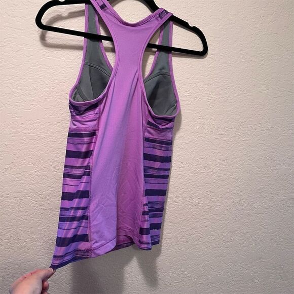 Nike Women's Purple Striped Athletic Tank Top M Built-In Bralette - Picture 2 of 3